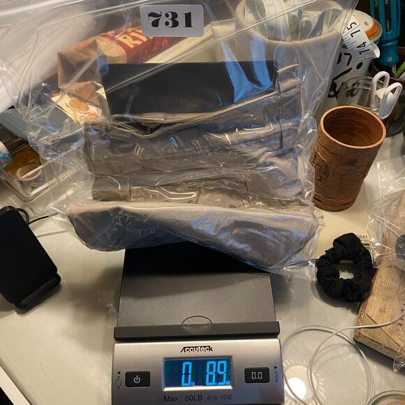 Caterpillar Inc Womankind Shorts Khaki Regular Fit Roll Tab Cuff Size 28 - Picture 15 of 15